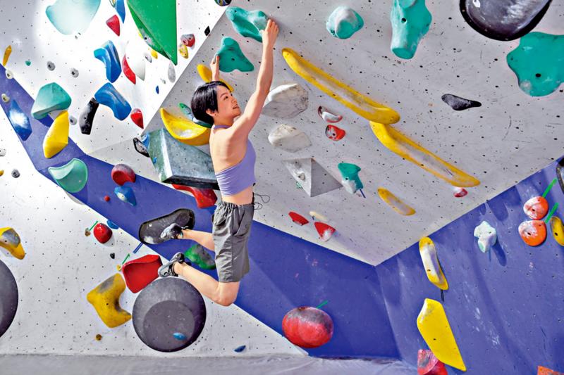 九游游戏平台拉力赛锦标赛上演强强对话，岭北犀牛队翻盘嵩山飞鹰队，战术调整见效；高压逼抢成功的简单介绍