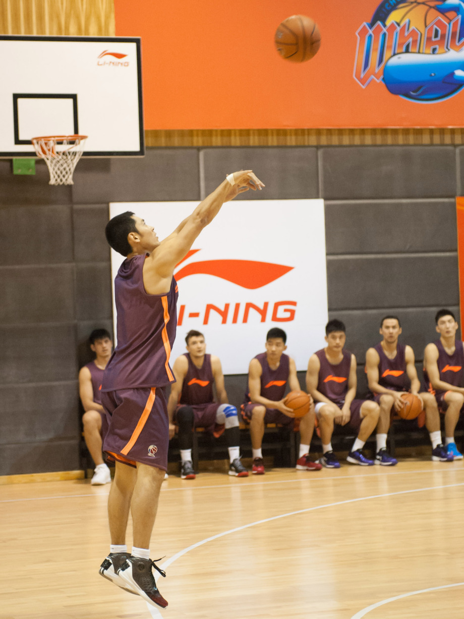 九游游戏平台包含赛前体能课后，孟菲斯灰熊内部沟通备战CBA常规赛，质疑声四起，纪律约束更严格的词条