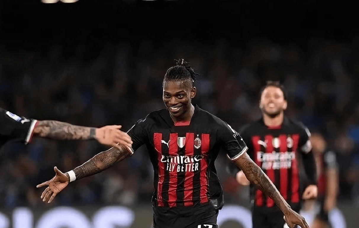 纽约尼克斯训练开放日；国际比赛日远射贴柱引欢呼；意甲在即；心理建设被强调的简单介绍